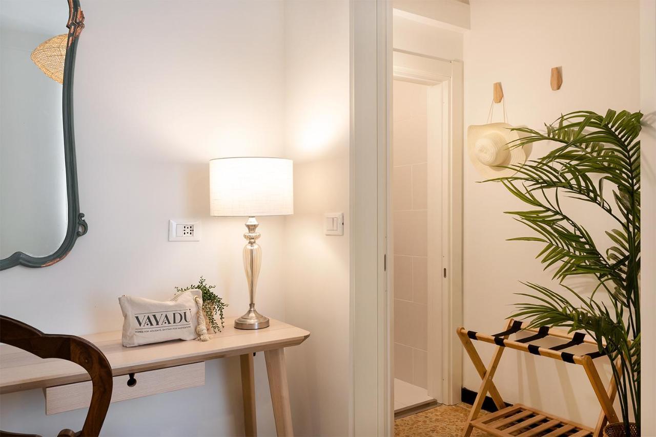 Ensemble Di Vayadu Guest house Alassio