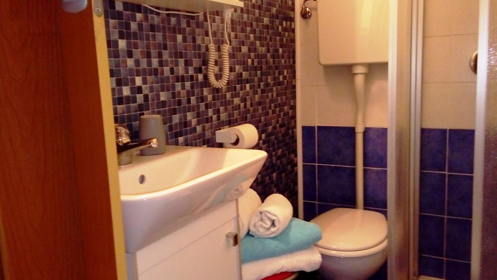 Ensemble Di Vayadu Guest house Alassio