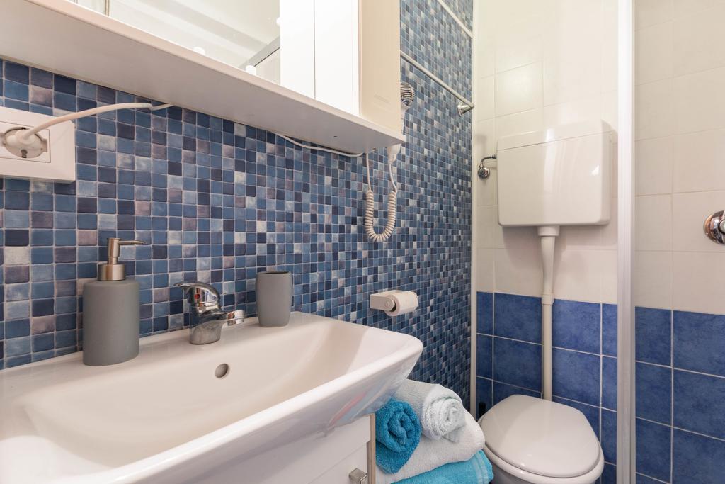 Ensemble Di Vayadu Guest house Alassio